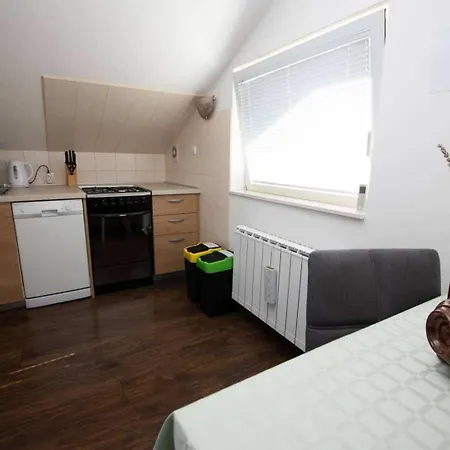 Apartament Family-friendly With Swimming Pool Njivice, Krk - 21862 *