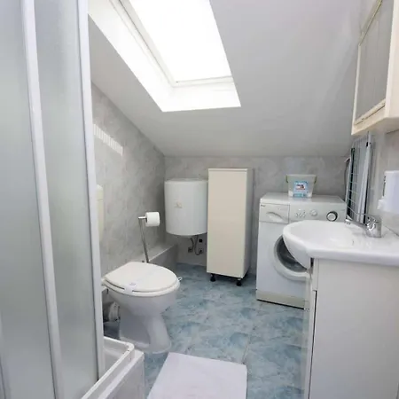 Family-friendly With Swimming Pool Njivice, Krk - 21862 Apartmán