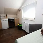 Lejlighed Family-friendly With Swimming Pool - Krk - 21862 *
