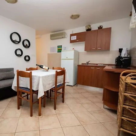 Family-friendly With Swimming Pool Njivice, Krk - 21862 Njivice