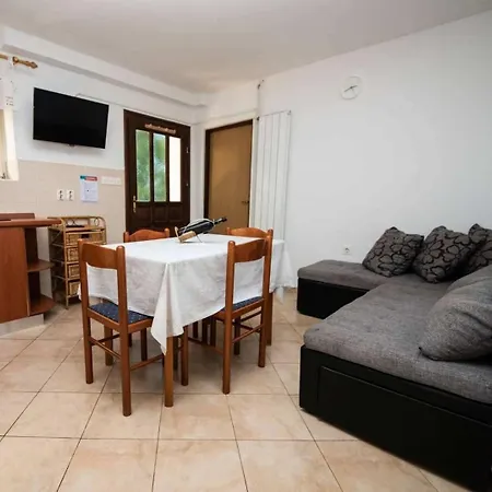 Family-friendly With Swimming Pool Njivice, Krk - 21862 Apartman