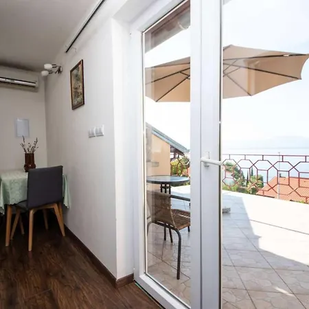 Family-friendly With Swimming Pool Njivice, Krk - 21862 Apartament