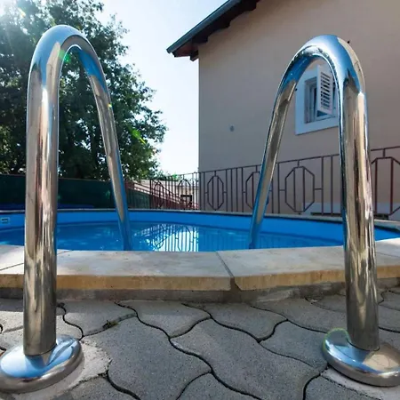 Family-friendly With Swimming Pool Njivice, Krk - 21862 Lejlighed *