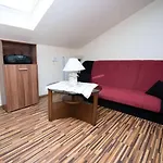 公寓 Family-friendly With Swimming Pool - Krk - 21862 奈维斯